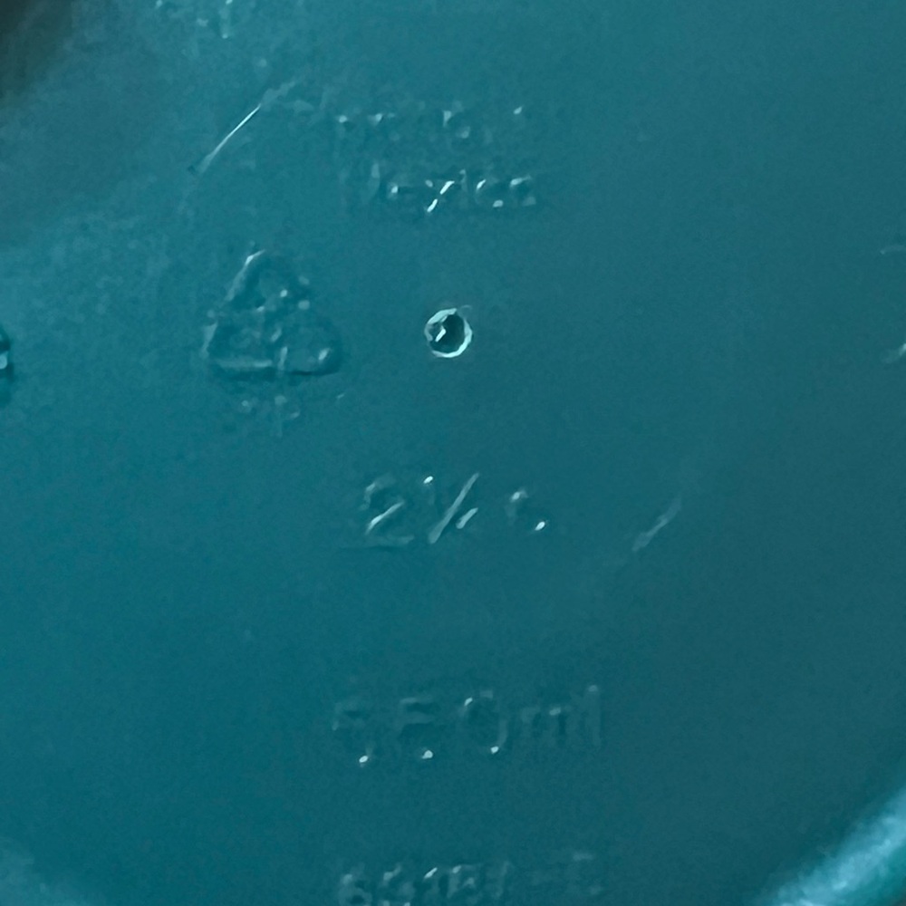 New Tupperware bowls with lids, 12 piece set, 6 bowls and 6 lids. - Picture 8 of 8